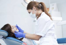 Dentist Zurich: Dental hygiene and professional teeth cleaning
